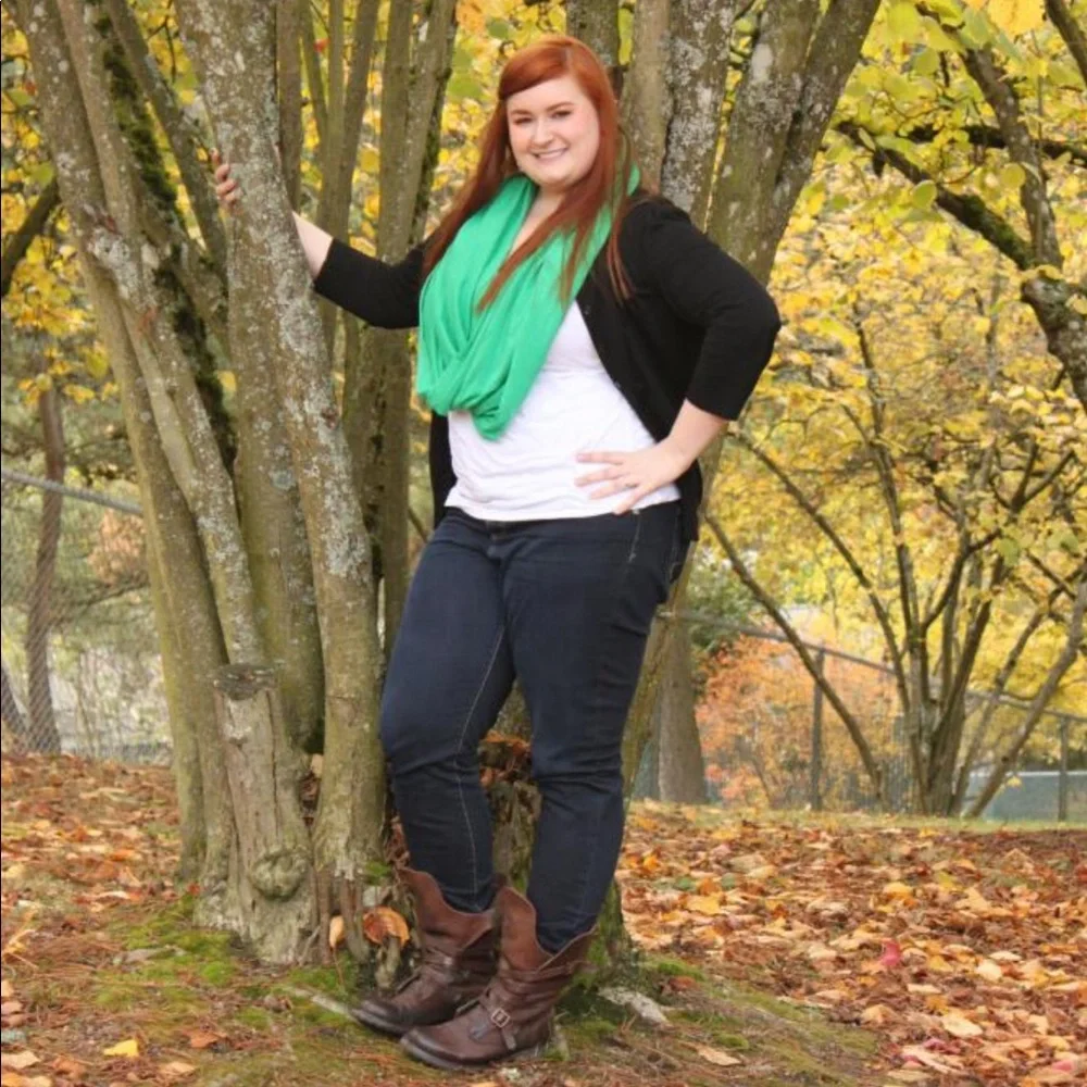 Nordstrom Kelly Green Wool Scarf Rectangle Shape